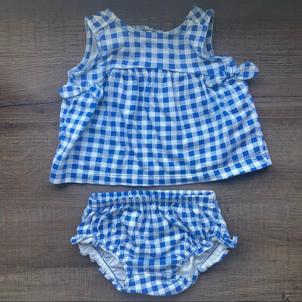 Baby Girl 3m Carters two piece set top bottoms EUC